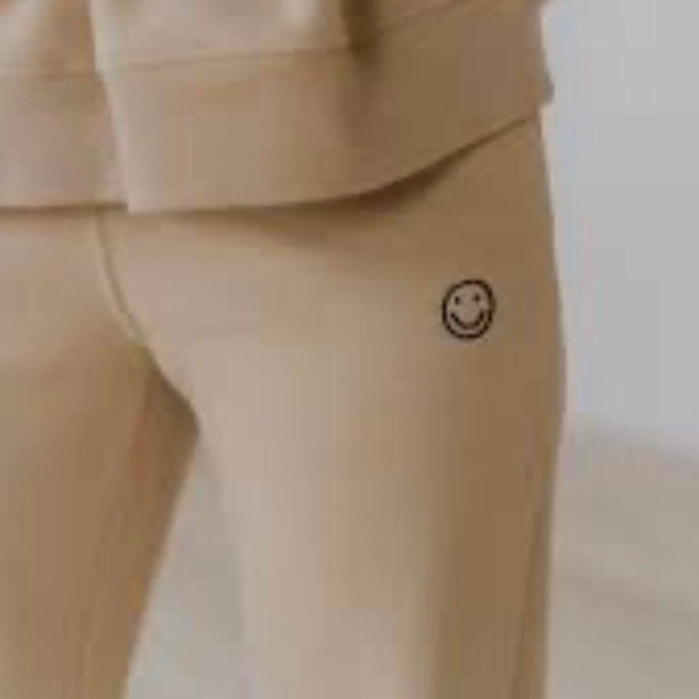 Things Between tan sweatpants Size L #loungewear #cozy Better than